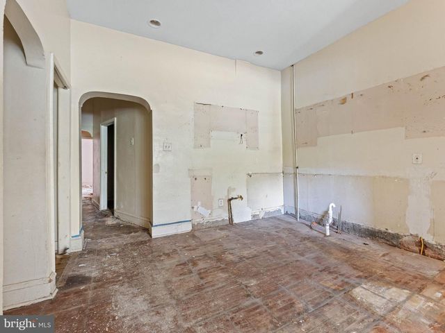 2243 N 33RD ST, Philadelphia, PA 19132