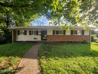804 Cannonside Dr, Louisville, KY 40207