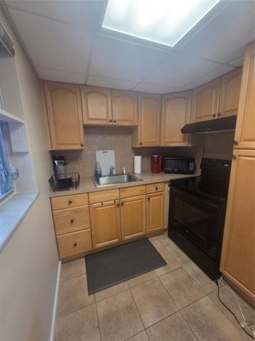 1920 NE 51ST Court 201, Fort Lauderdale, FL 33308