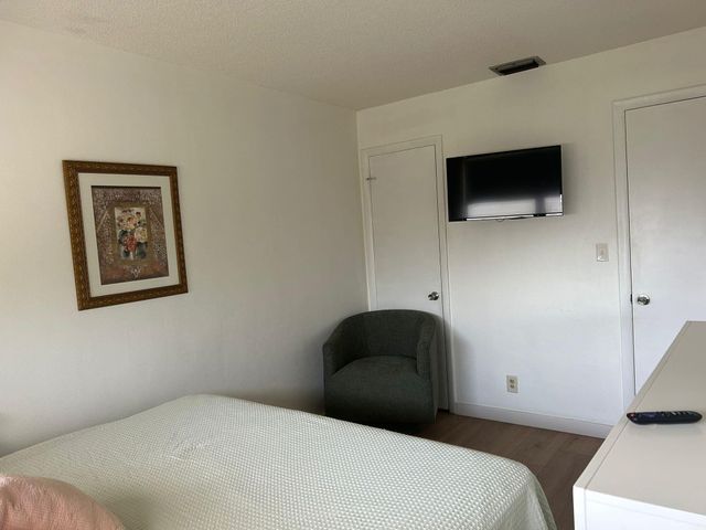 1920 NE 51ST Court 201, Fort Lauderdale, FL 33308