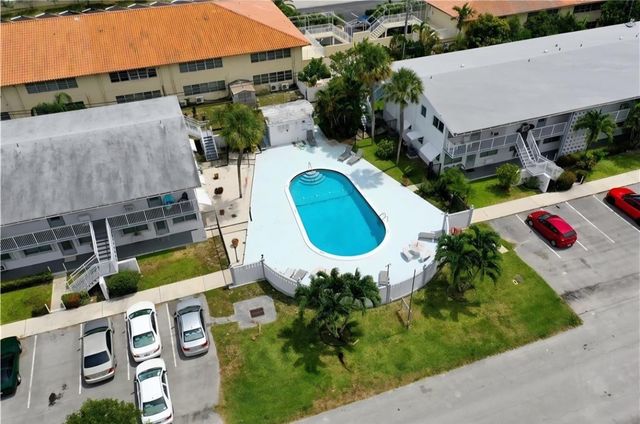 1920 NE 51ST Court 201, Fort Lauderdale, FL 33308