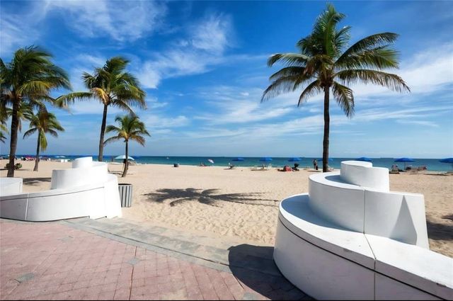1920 NE 51ST Court 201, Fort Lauderdale, FL 33308