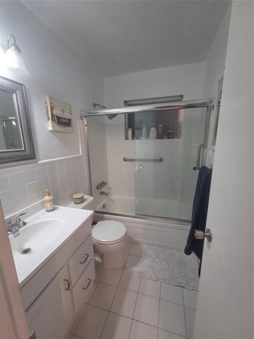 1920 NE 51ST Court 201, Fort Lauderdale, FL 33308