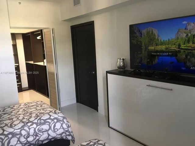 19501 E Country Club Dr 9107, Aventura, FL 33180