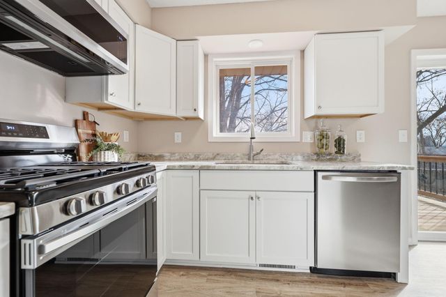 2416 14th Avenue E, North Saint Paul, MN 55109