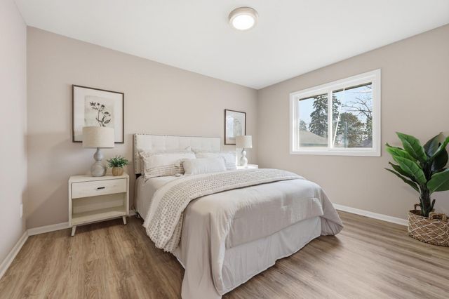 2416 14th Avenue E, North Saint Paul, MN 55109