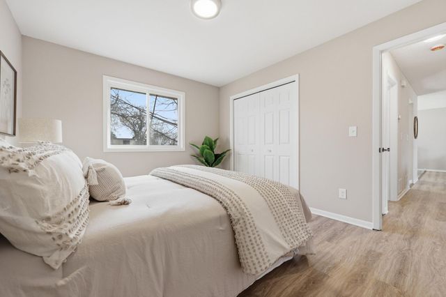 2416 14th Avenue E, North Saint Paul, MN 55109