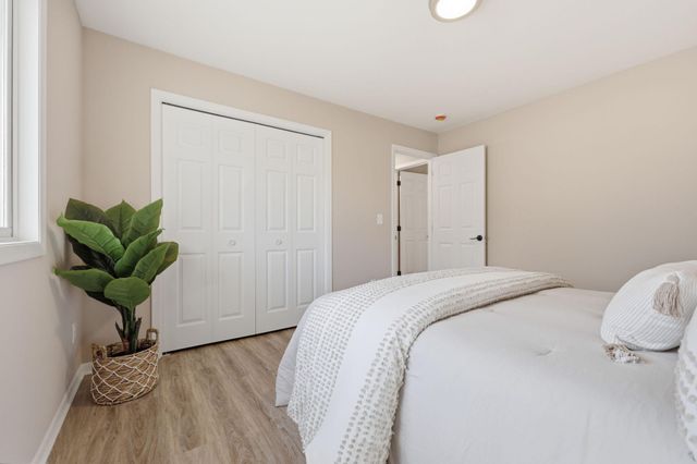 2416 14th Avenue E, North Saint Paul, MN 55109