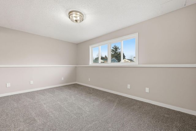 2416 14th Avenue E, North Saint Paul, MN 55109