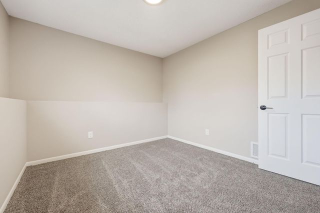 2416 14th Avenue E, North Saint Paul, MN 55109