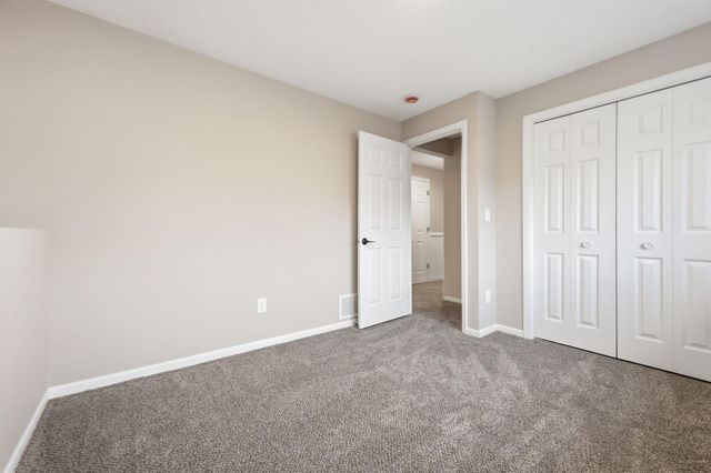 2416 14th Avenue E, North Saint Paul, MN 55109