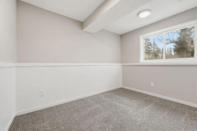 2416 14th Avenue E, North Saint Paul, MN 55109