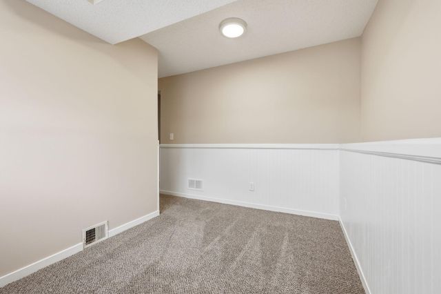 2416 14th Avenue E, North Saint Paul, MN 55109