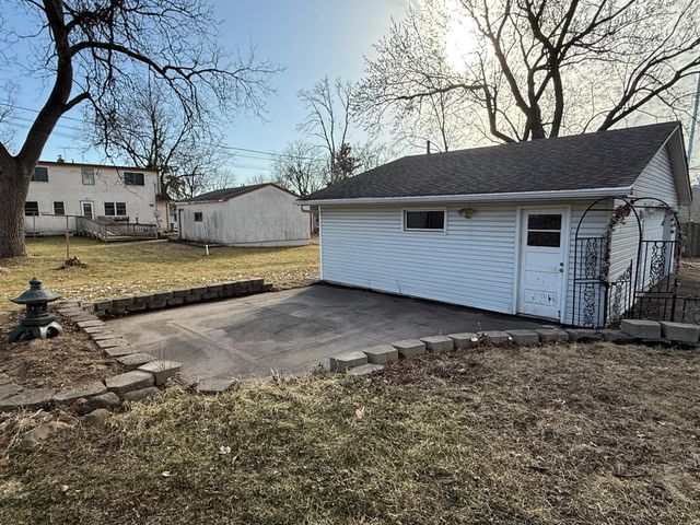 2416 14th Avenue E, North Saint Paul, MN 55109