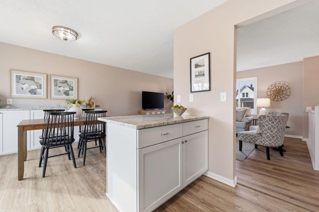 2416 14th Avenue E, North Saint Paul, MN 55109