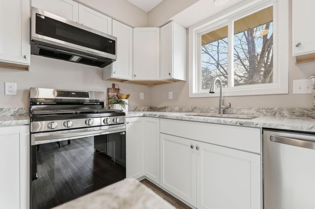 2416 14th Avenue E, North Saint Paul, MN 55109