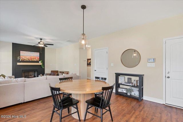 1800 Deerberry Court, Aberdeen, NC 28315