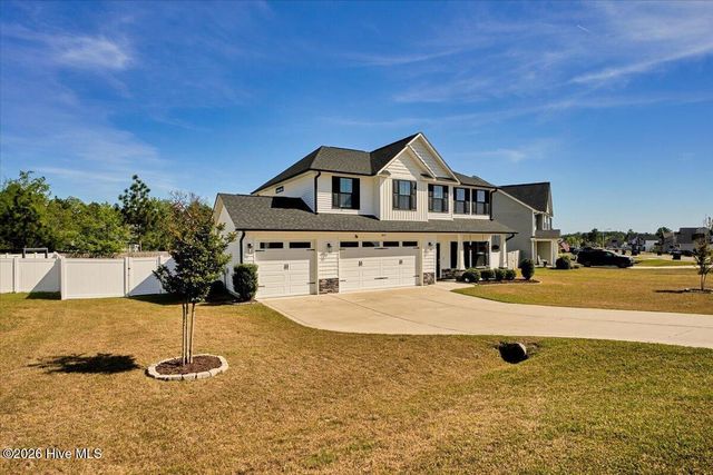 1800 Deerberry Court, Aberdeen, NC 28315