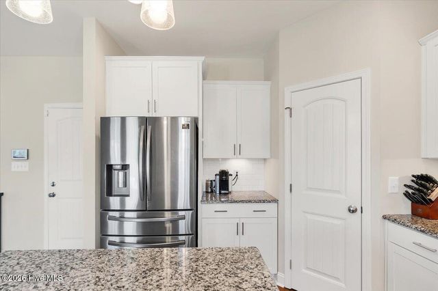 1800 Deerberry Court, Aberdeen, NC 28315
