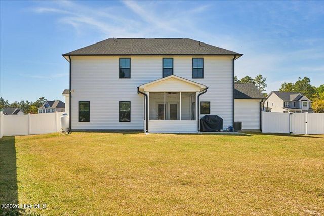 1800 Deerberry Court, Aberdeen, NC 28315