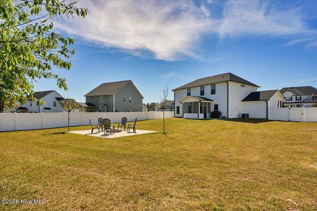 1800 Deerberry Court, Aberdeen, NC 28315