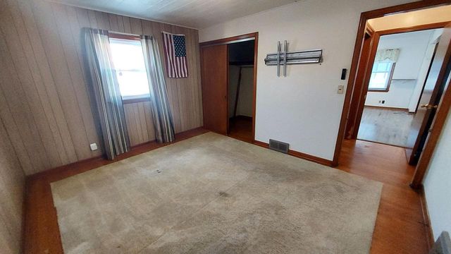 1405 15th AVENUE, South Milwaukee, WI 53172
