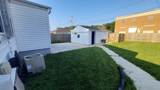 1405 15th AVENUE, South Milwaukee, WI 53172