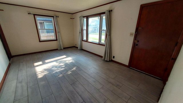 1405 15th AVENUE, South Milwaukee, WI 53172