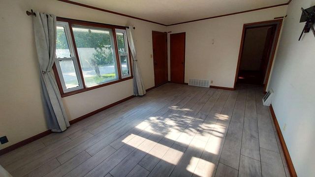 1405 15th AVENUE, South Milwaukee, WI 53172