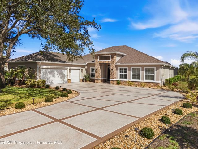 9215 Lake Cypress Loop, Weeki Wachee, FL 34613