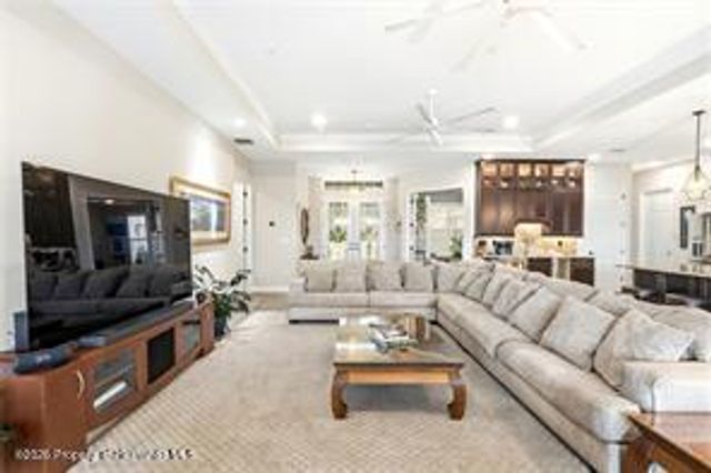 9215 Lake Cypress Loop, Weeki Wachee, FL 34613