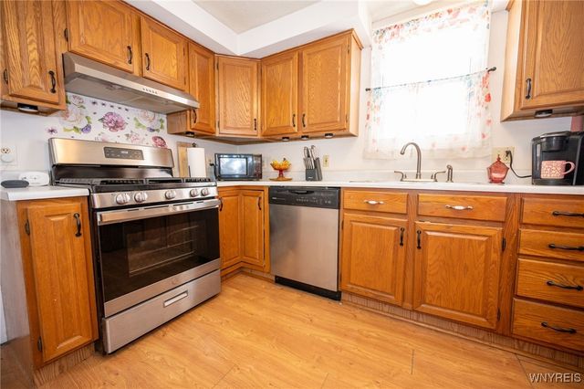 35 Lindbergh Court, Cheektowaga, NY 14225