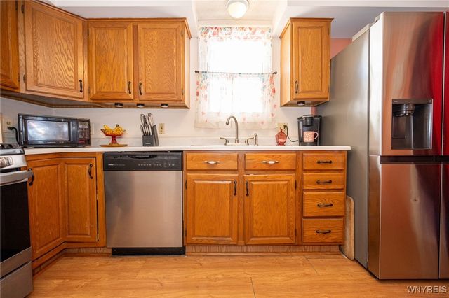 35 Lindbergh Court, Cheektowaga, NY 14225