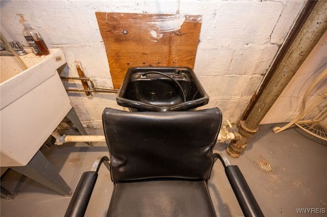 35 Lindbergh Court, Cheektowaga, NY 14225