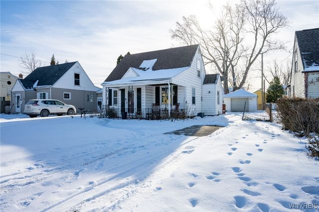 35 Lindbergh Court, Cheektowaga, NY 14225