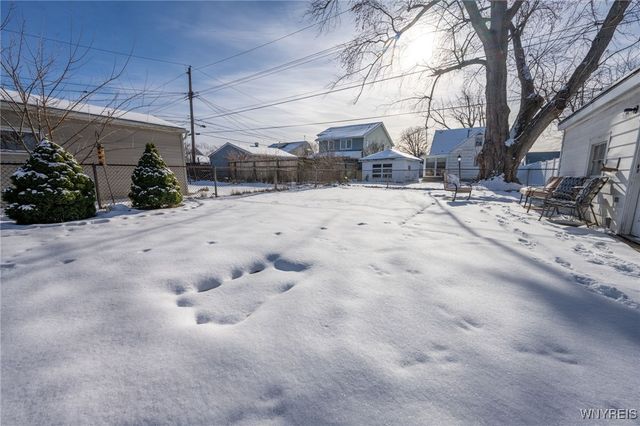 35 Lindbergh Court, Cheektowaga, NY 14225