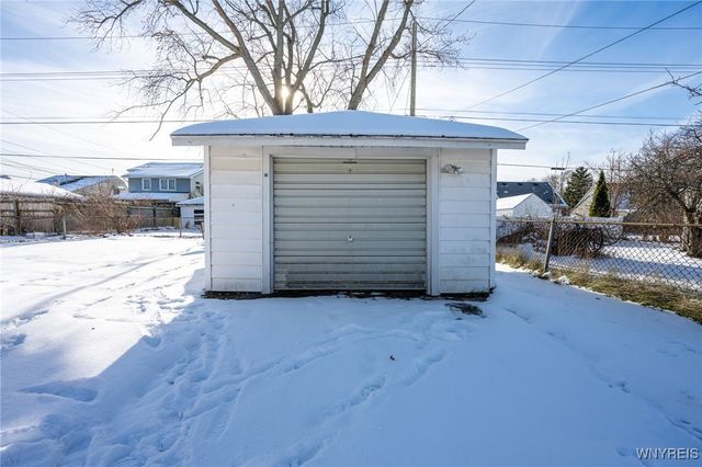 35 Lindbergh Court, Cheektowaga, NY 14225