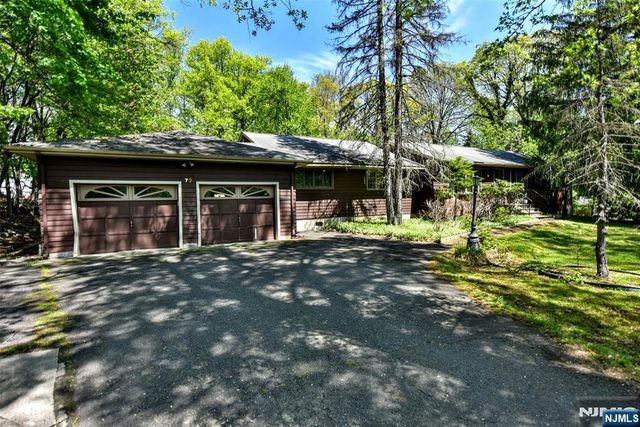 72 Brookside Drive, Upper Saddle River, NJ 07458