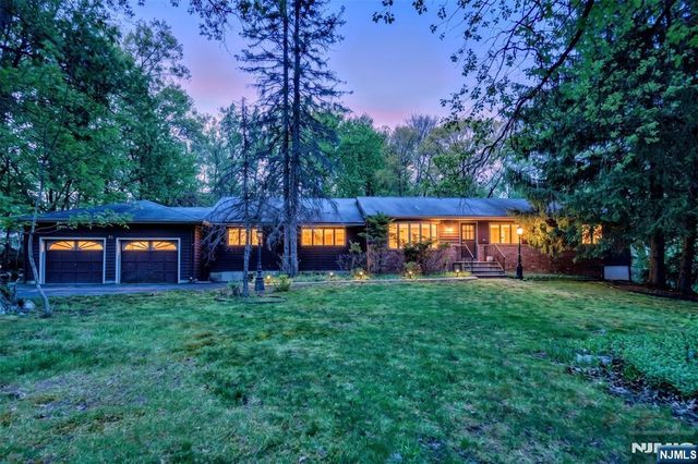 72 Brookside Drive, Upper Saddle River, NJ 07458