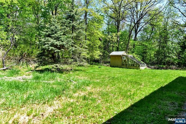 72 Brookside Drive, Upper Saddle River, NJ 07458