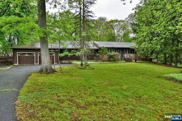 72 Brookside Drive, Upper Saddle River, NJ 07458