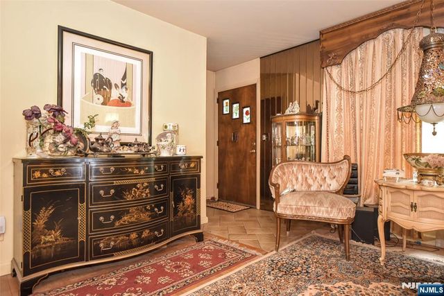 72 Brookside Drive, Upper Saddle River, NJ 07458
