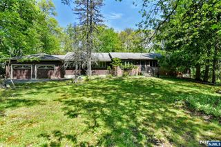 72 Brookside Drive, Upper Saddle River, NJ 07458