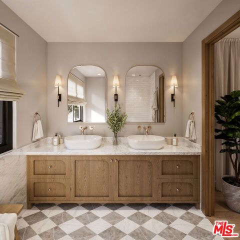 4229 McConnell Boulevard, Los Angeles, CA 90066