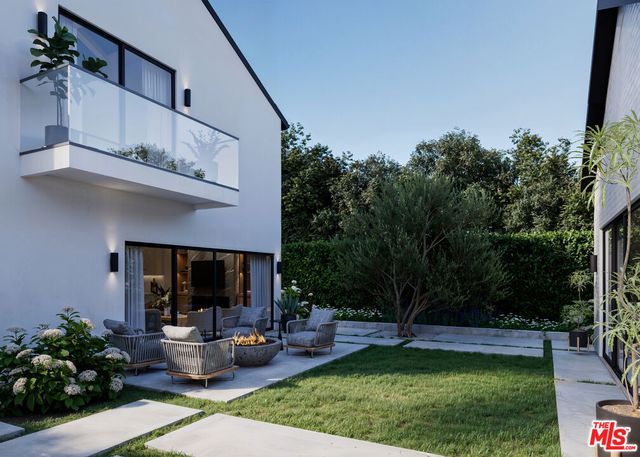 4229 McConnell Boulevard, Los Angeles, CA 90066