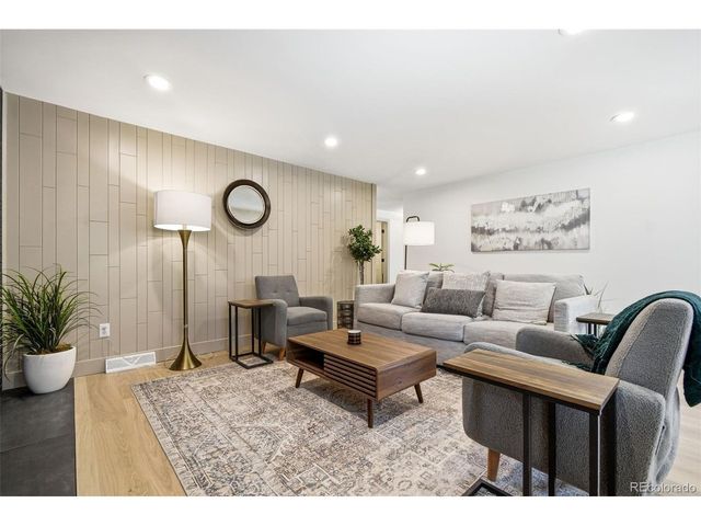 5031 W Quarles Dr, Littleton, CO 80128