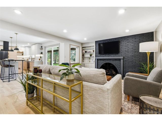 5031 W Quarles Dr, Littleton, CO 80128