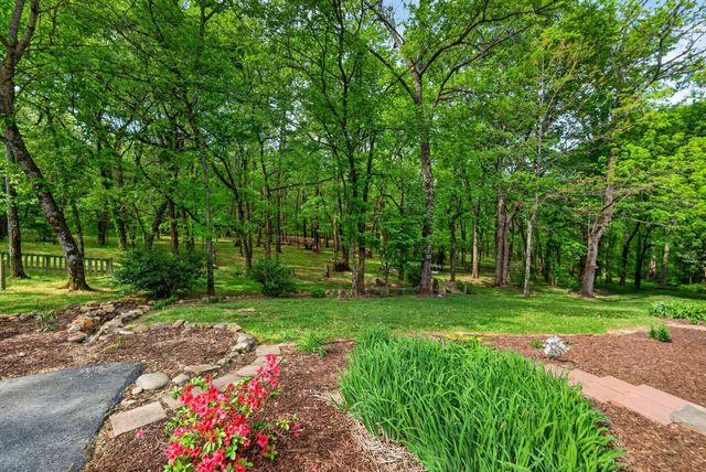 605 Natalie Ln, Spring Hill, TN 37174