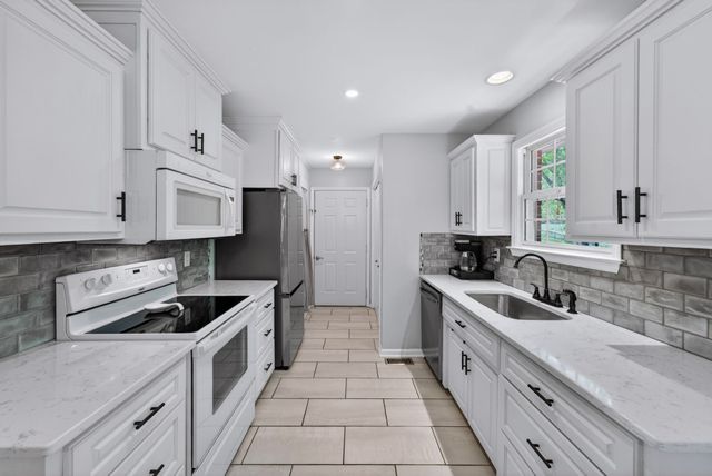605 Natalie Ln, Spring Hill, TN 37174