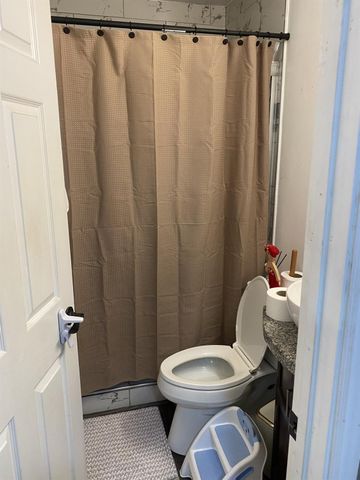 7000 Forman Way, Sacramento, CA 95828